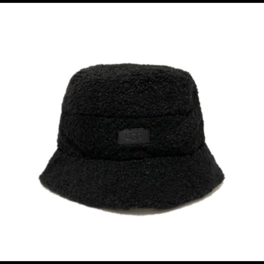 UGG Black Faux Fur Bucket Hat NWT - Picture 2 of 10